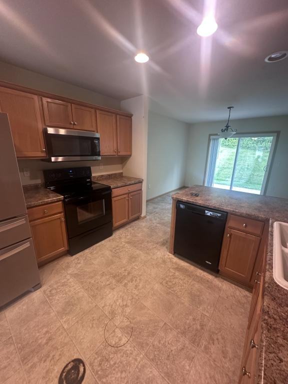 2519 Parkfield Dr - Photo 5 of 41