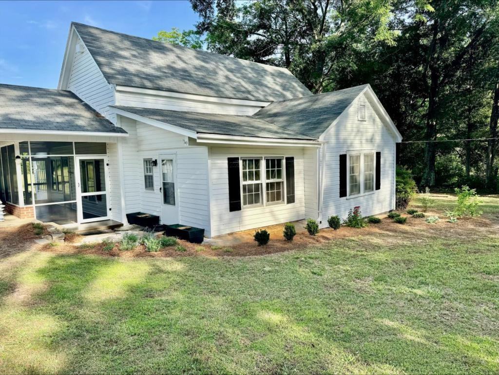 23504 Highway 221 N - Photo 3 of 16