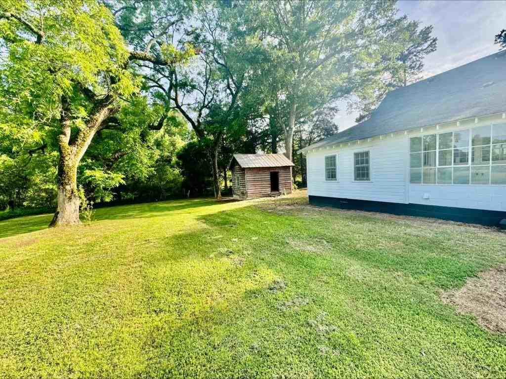 23504 Highway 221 N - Photo 4 of 16