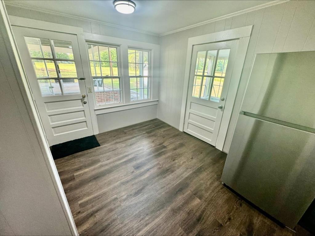 23504 Highway 221 N - Photo 5 of 16