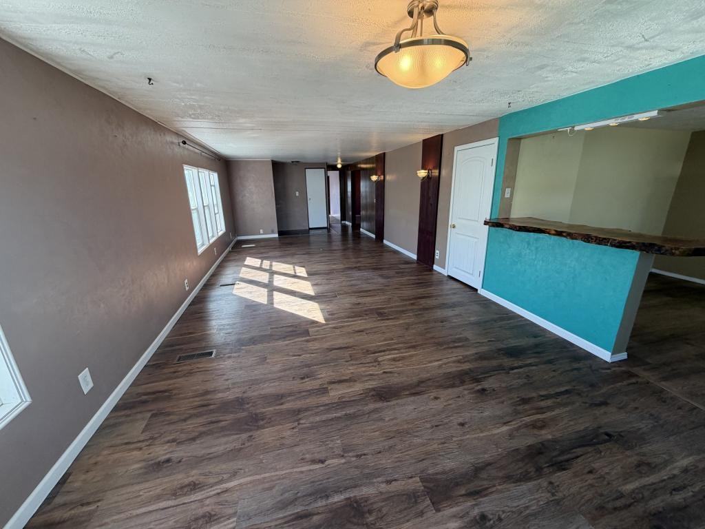 901 S Washington St - Photo 3 of 19