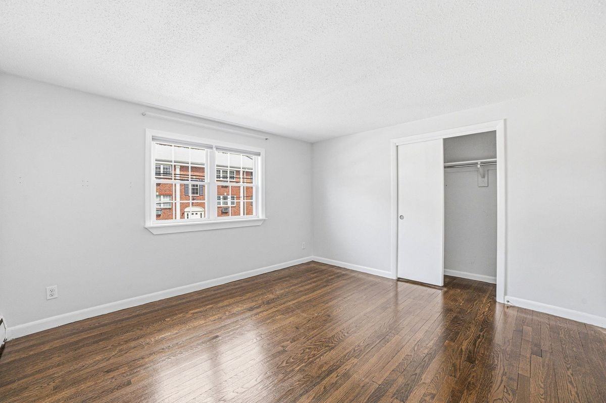 27 Arlington Rd ##3 - Photo 5 of 8