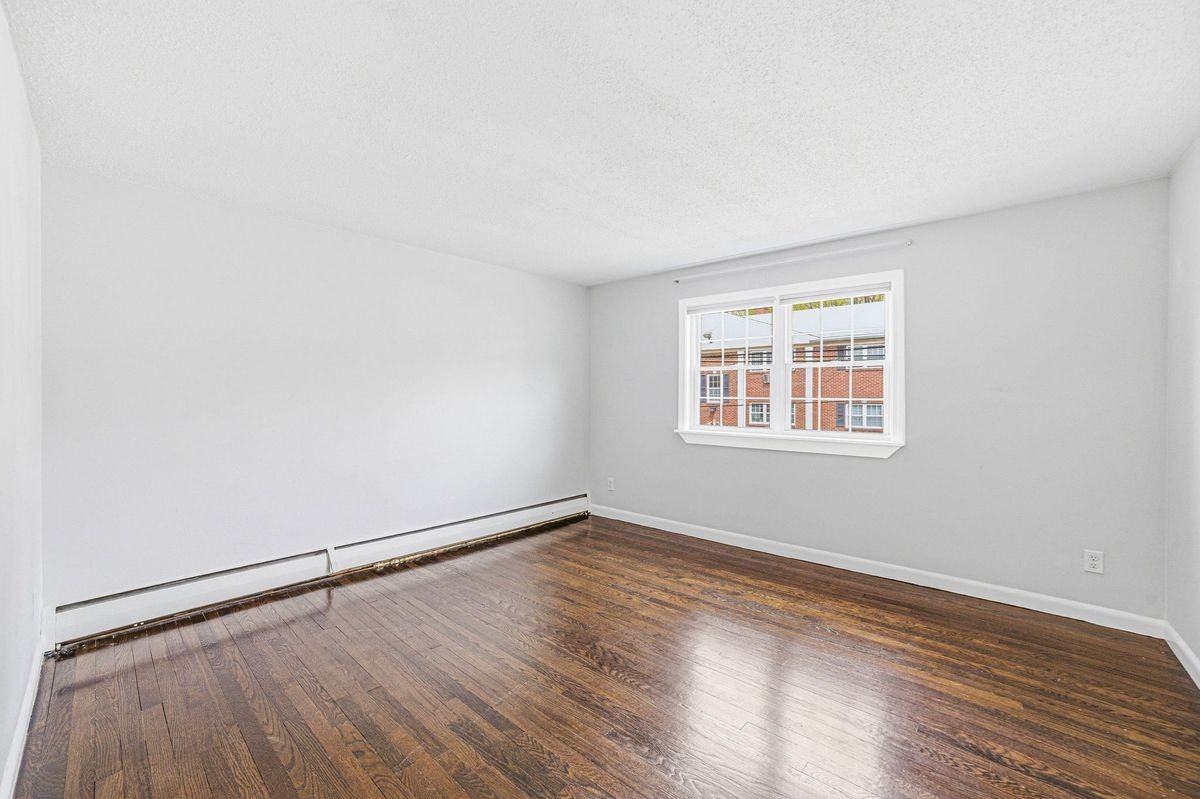 27 Arlington Rd ##3 - Photo 7 of 8