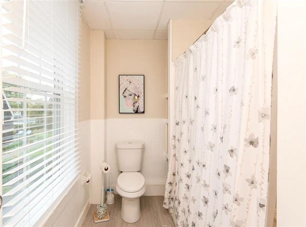 191 Coggeshall Ave ##3 - Photo 3 of 22