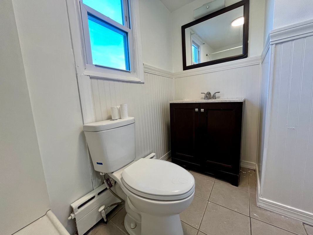 437 Willow Ave - Photo 5 of 10