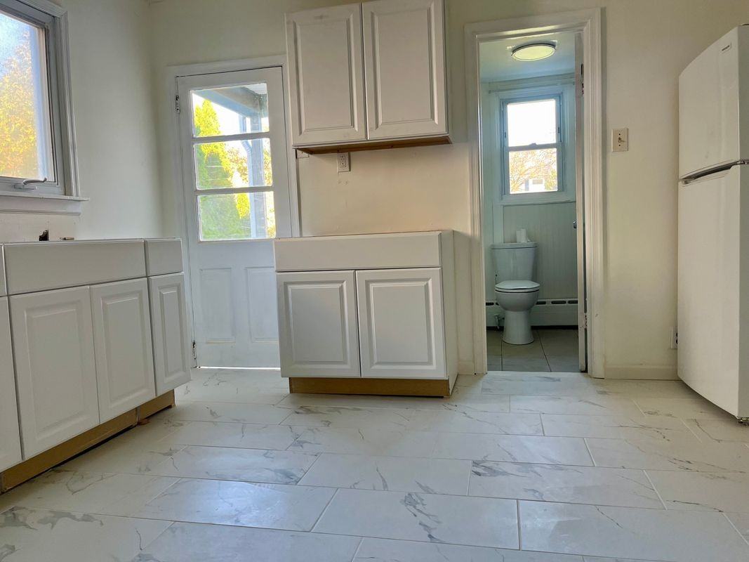 437 Willow Ave - Photo 6 of 10