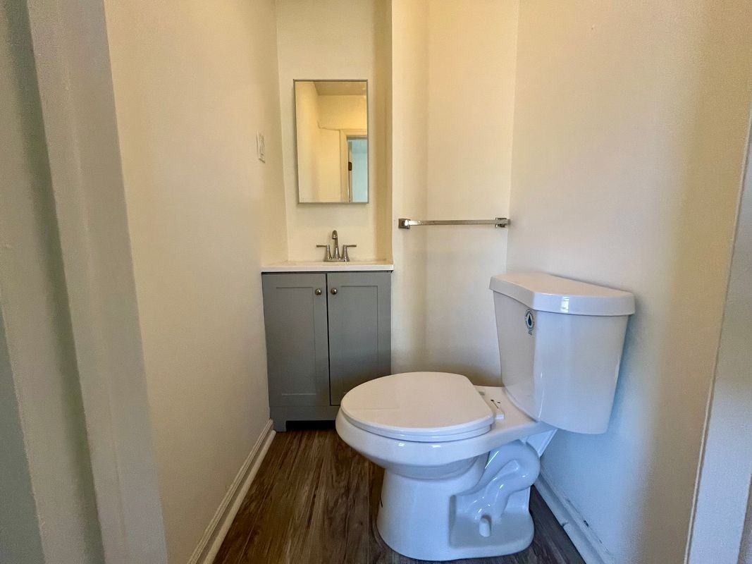 437 Willow Ave - Photo 7 of 10