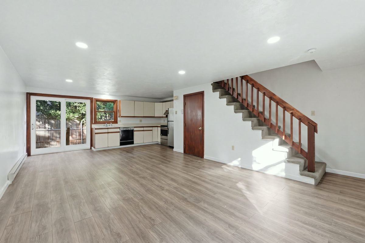 5A Warwick St ##1 - Photo 2 of 24