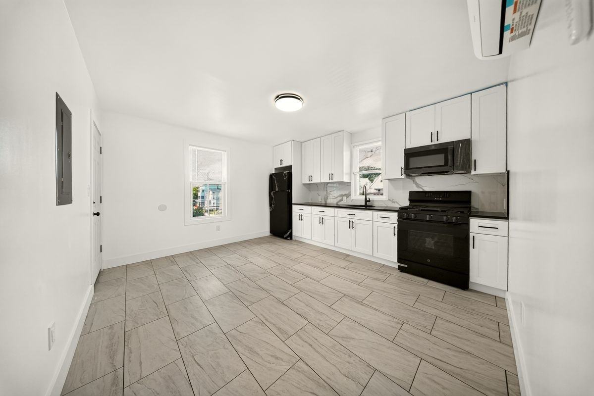 357 Park Ave ##2 - Photo 2 of 21
