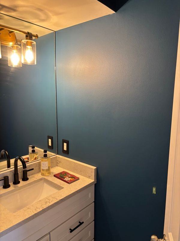 698 W Middle St - Photo 4 of 13
