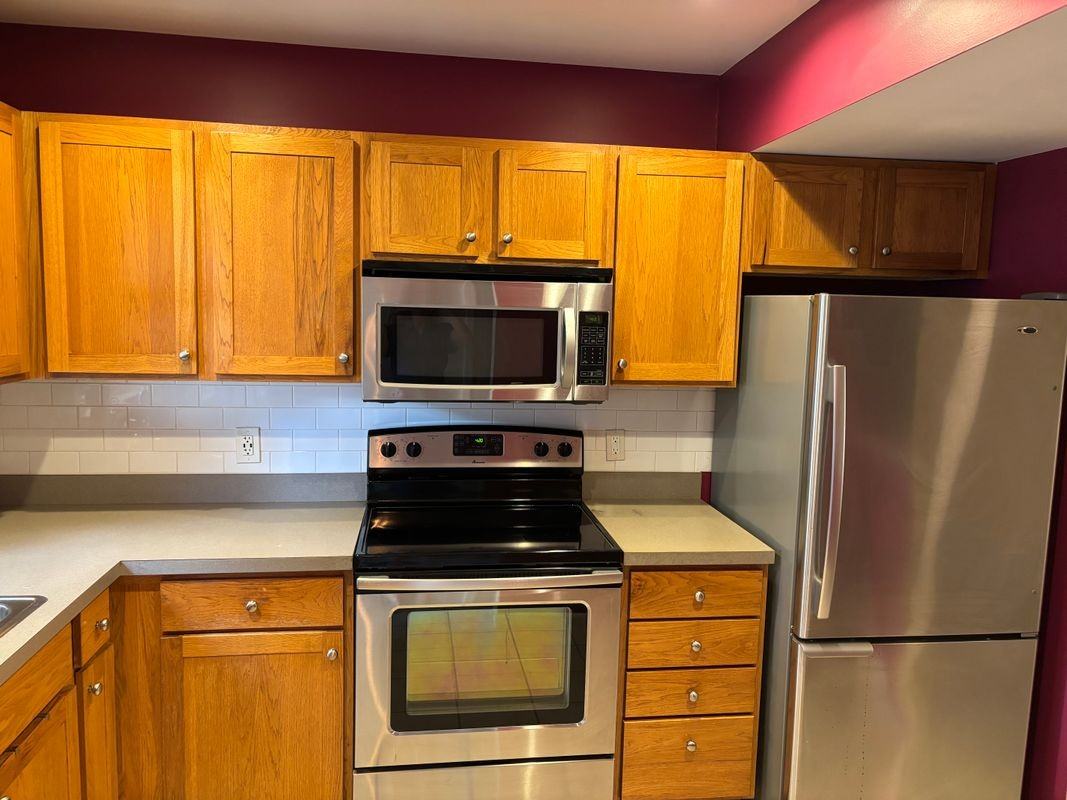 698 W Middle St - Photo 5 of 13
