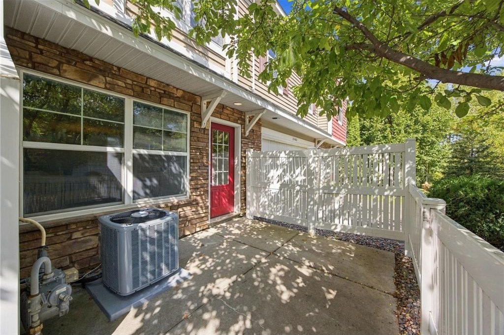 15562 60th Ave N - Photo 2 of 16