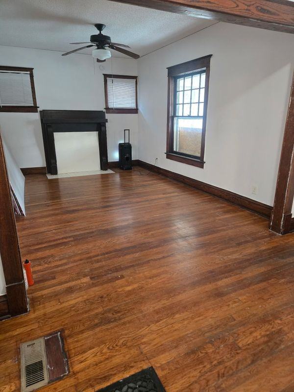 2412 E 46th St - Photo 2 of 11