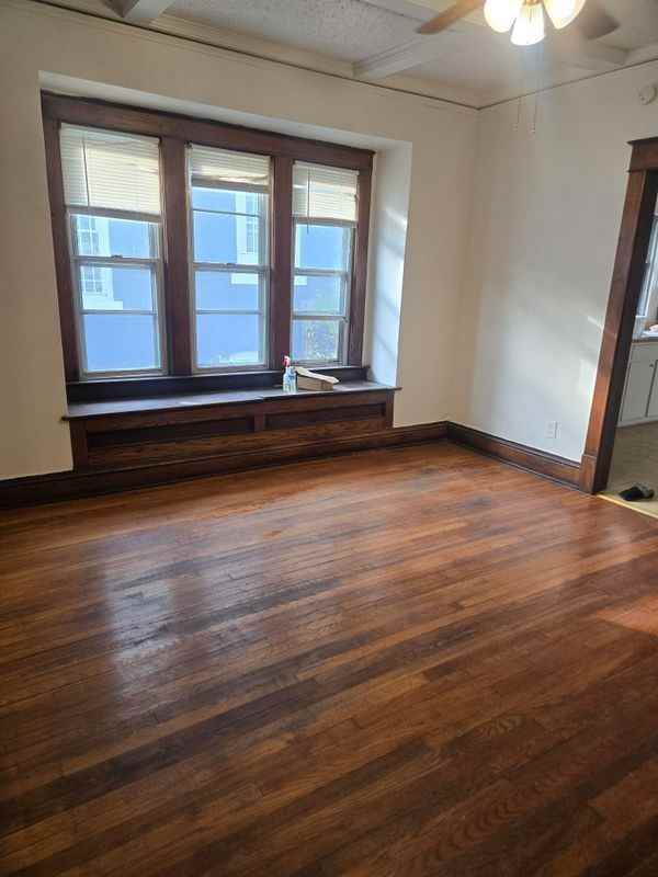 2412 E 46th St - Photo 6 of 11