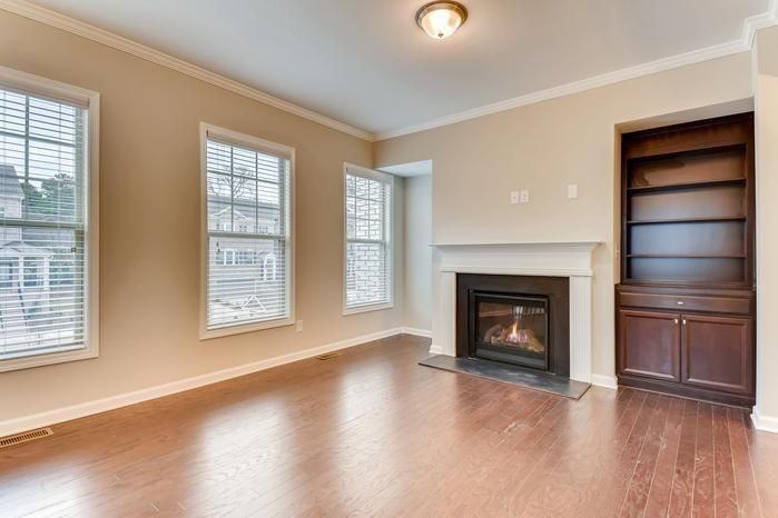 2481 Georgetown Ave - Photo 6 of 27