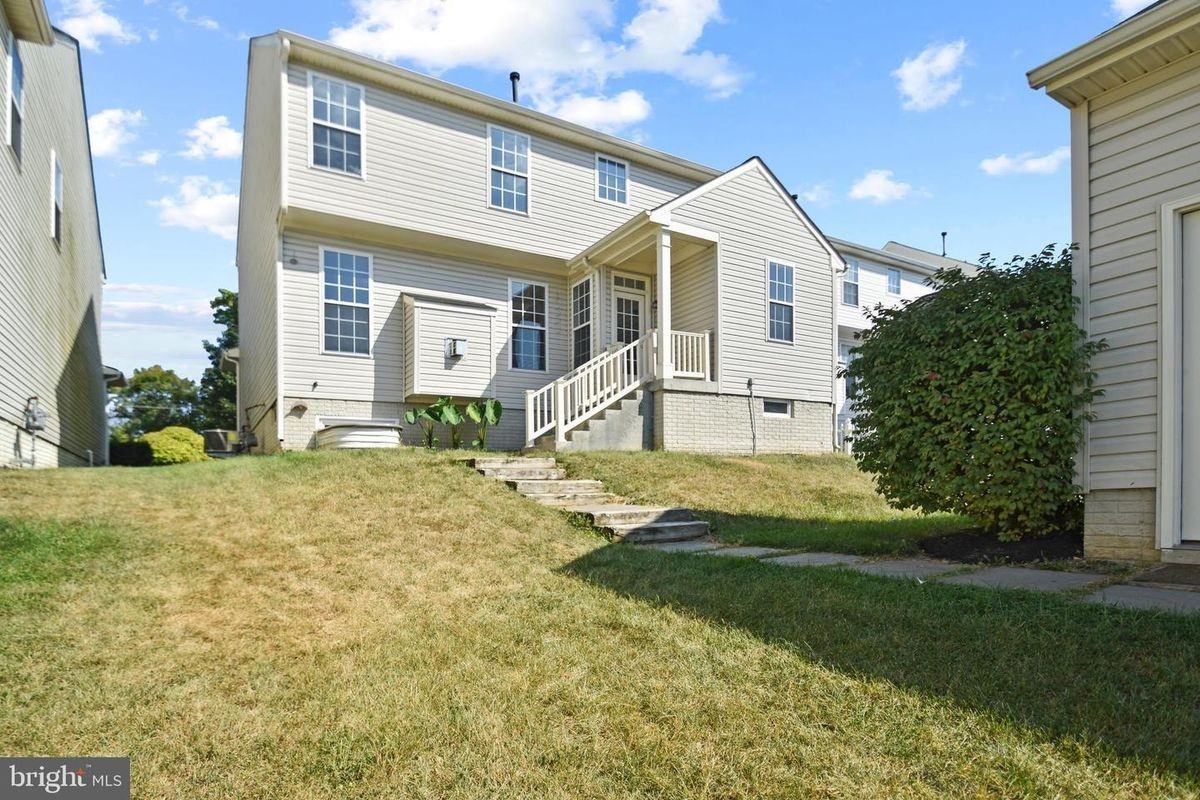 1163 Fairfax St - Photo 4 of 27