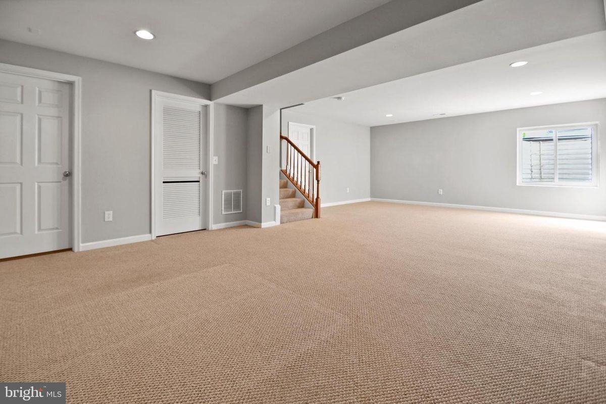 1163 Fairfax St - Photo 6 of 27