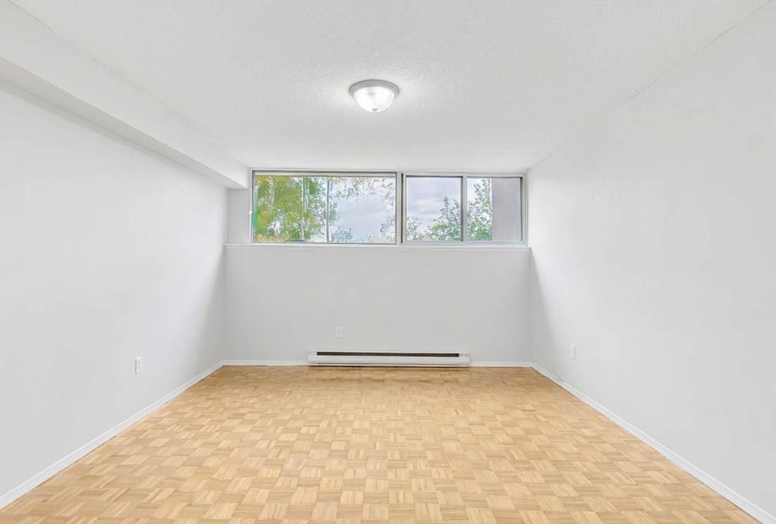 525 St. Lawrence Street - Photo 3 of 19