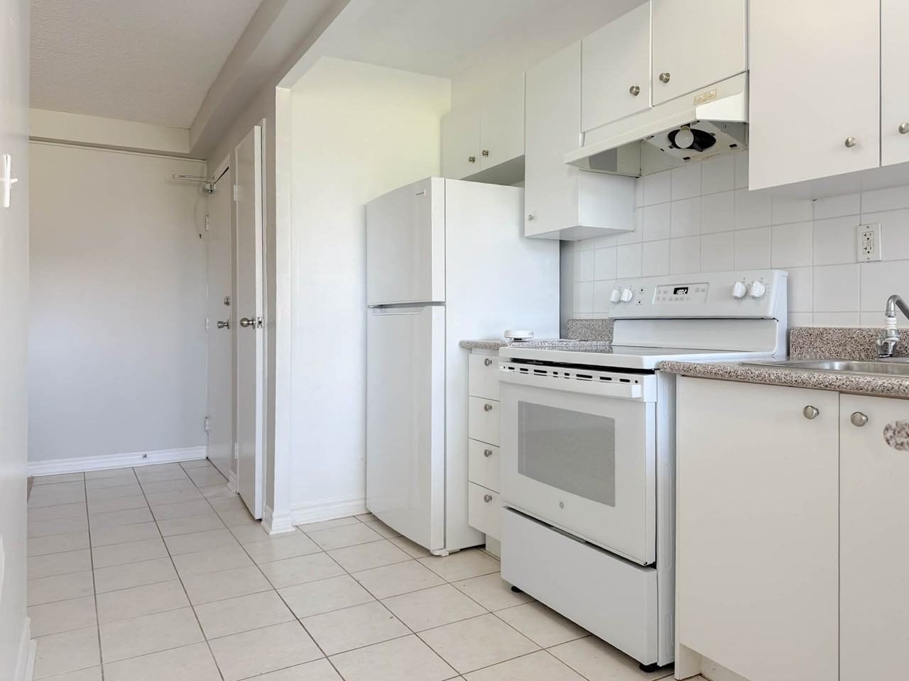 525 St. Lawrence Street - Photo 4 of 19