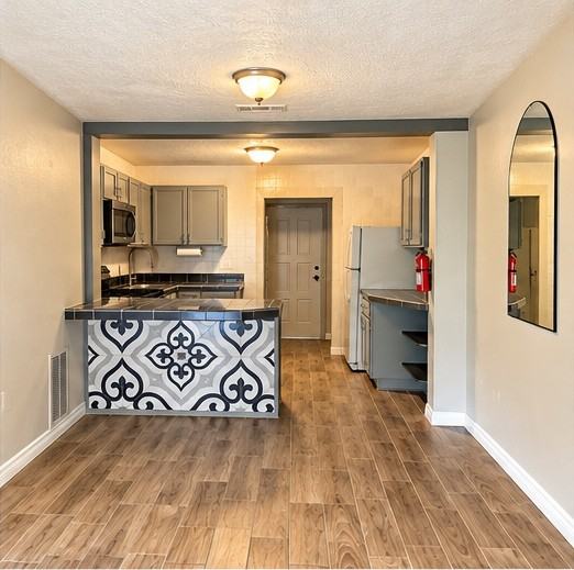815 S Beach St #817 - Photo 4 of 8