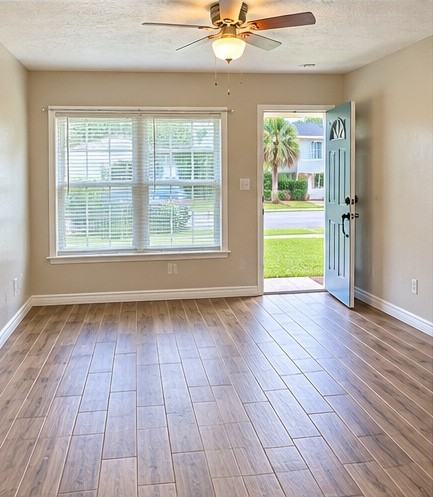 815 S Beach St #817 - Photo 5 of 8