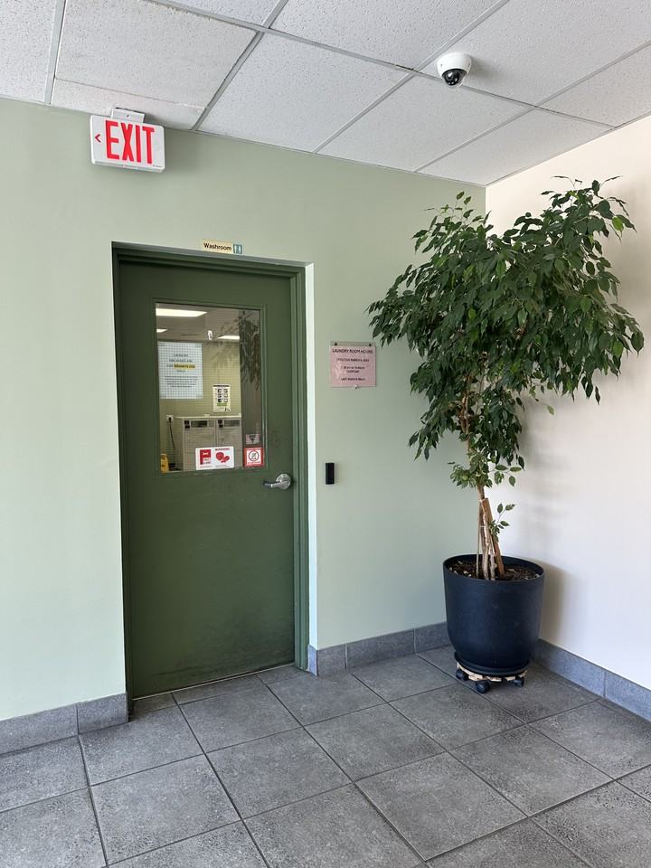 View Towers - 1147 Quadra St - Photo 5 of 50