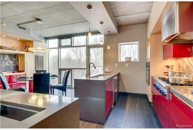 236 Waterfront Drive - Photo 3 of 19