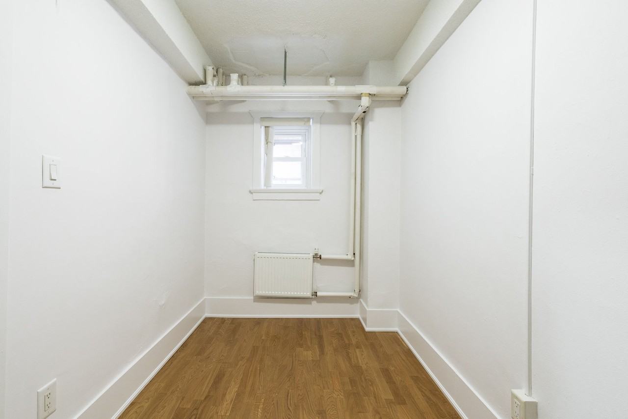 160 Huron Street - Photo 6 of 50