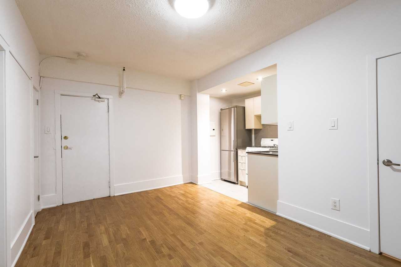 160 Huron Street - Photo 7 of 50