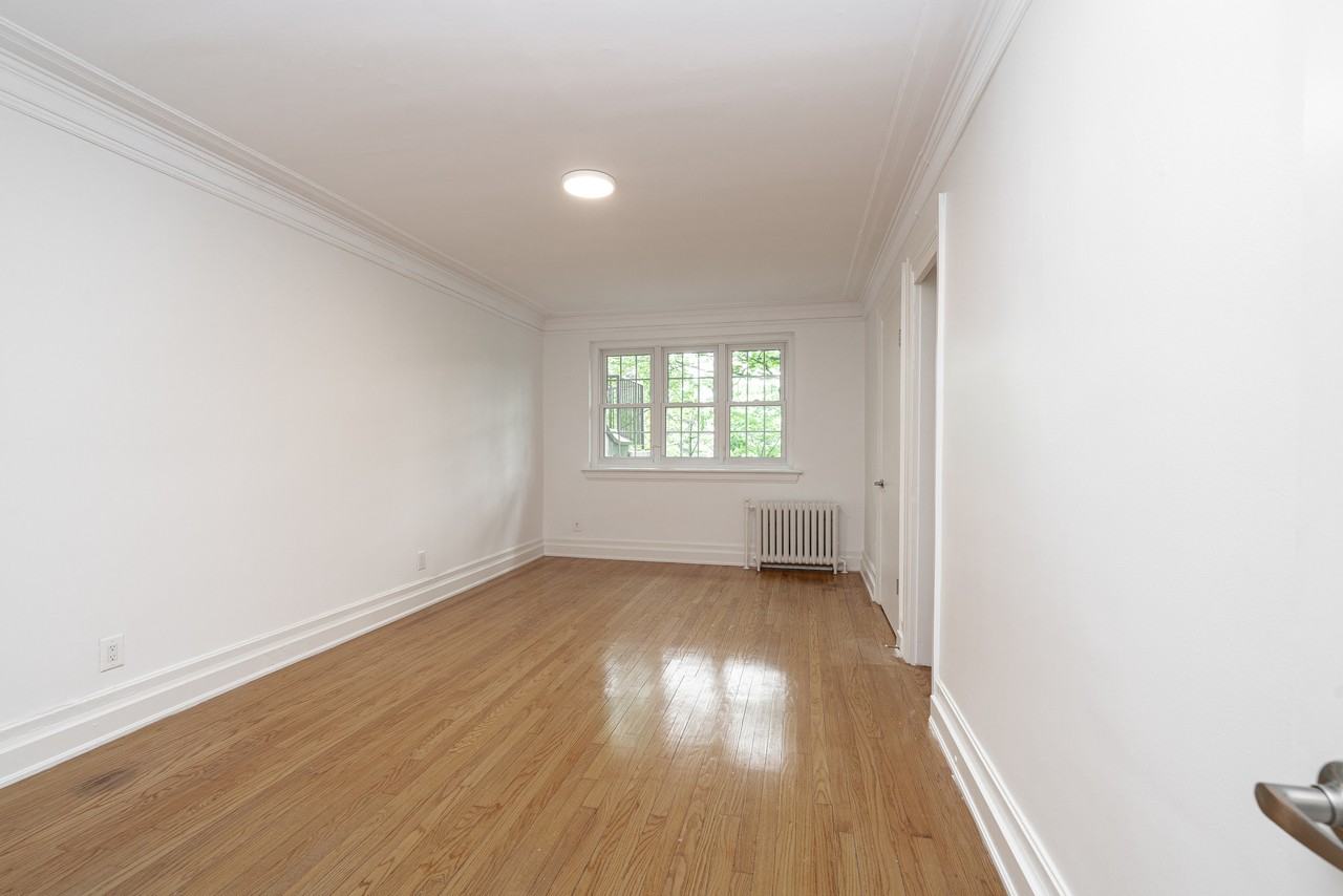2875 Yonge Street - Photo 7 of 10