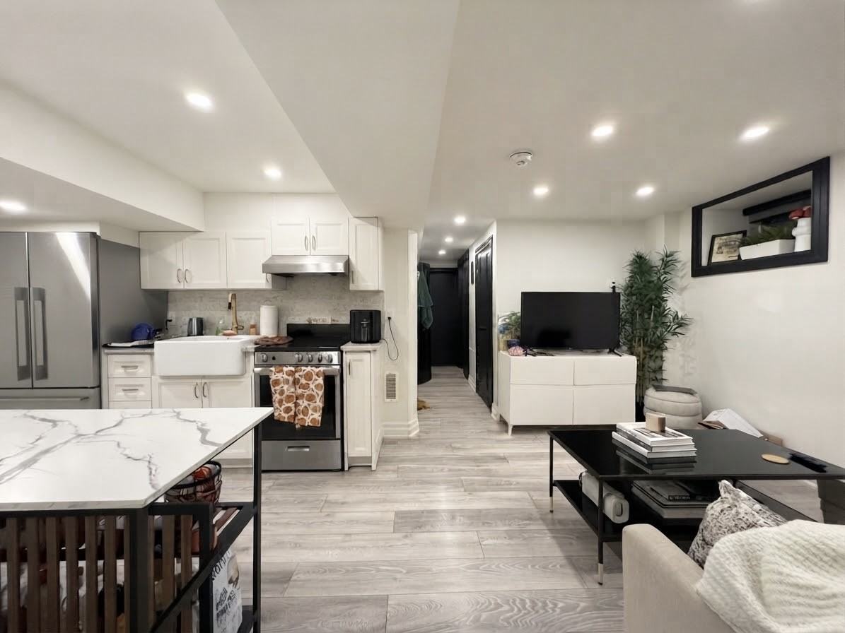 121 Sorauren Ave #4 - Photo 2 of 22