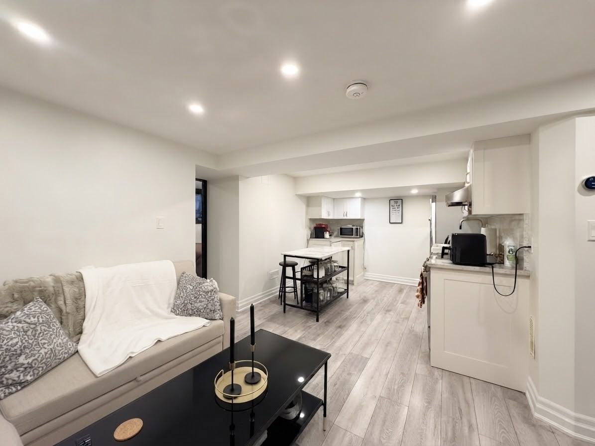 121 Sorauren Ave #4 - Photo 5 of 22