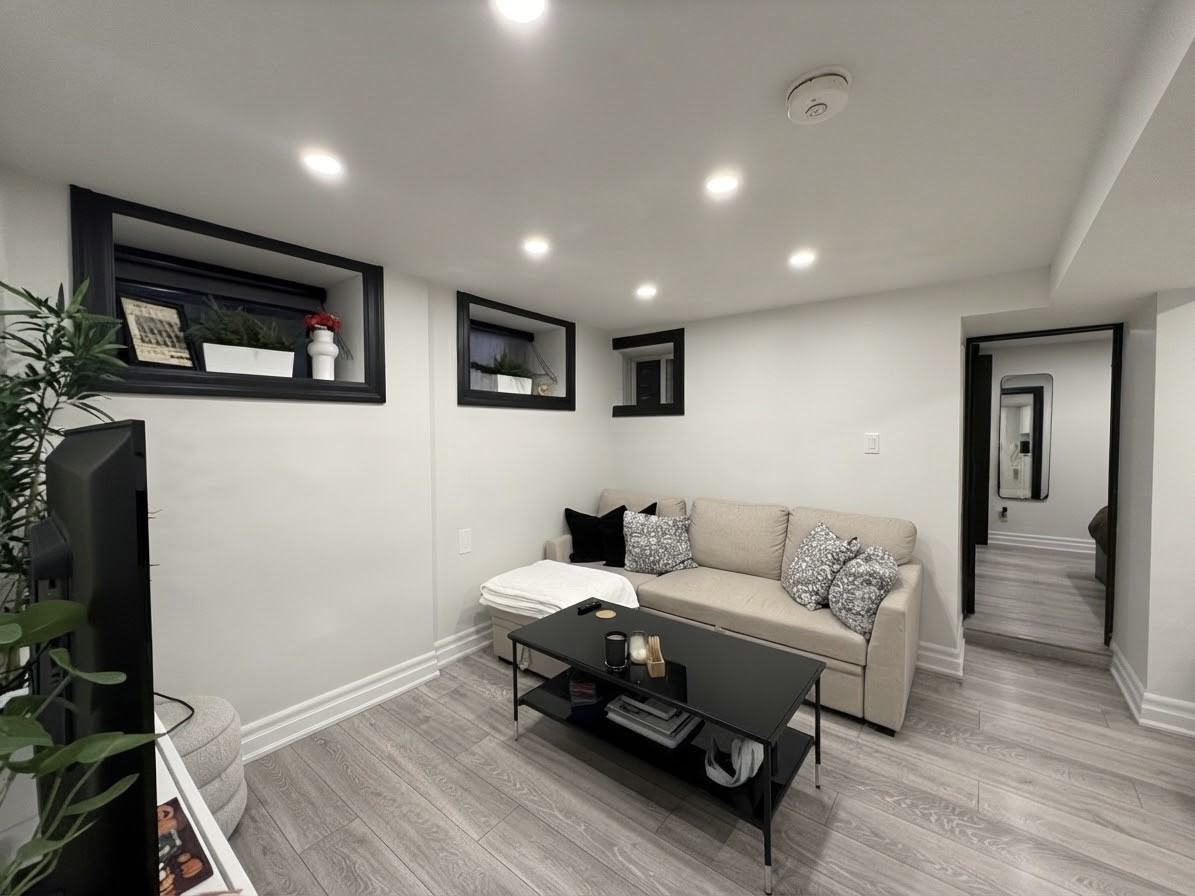 121 Sorauren Ave #4 - Photo 7 of 22