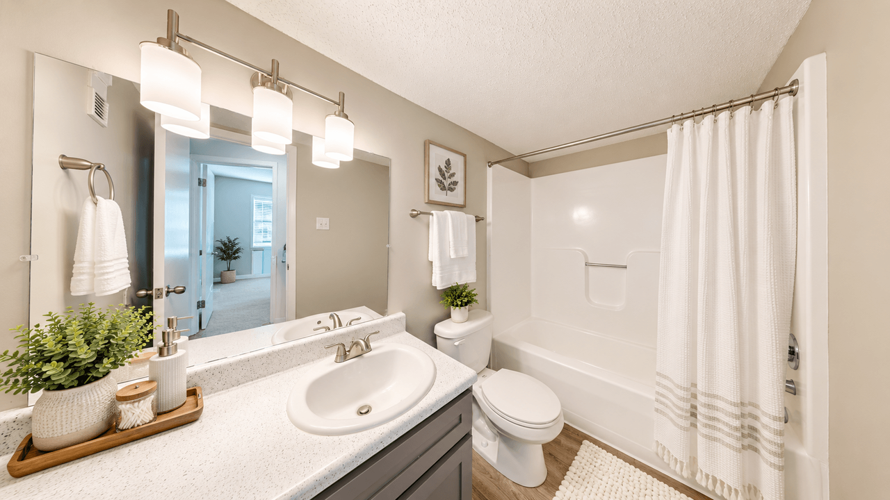 Madison Park Apartments & Townhomes - Photo 7 of 27