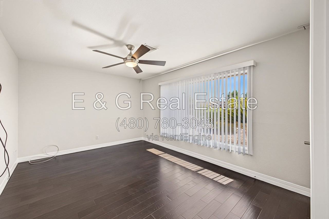 8714 E Clarendon Ave - Photo 6 of 35