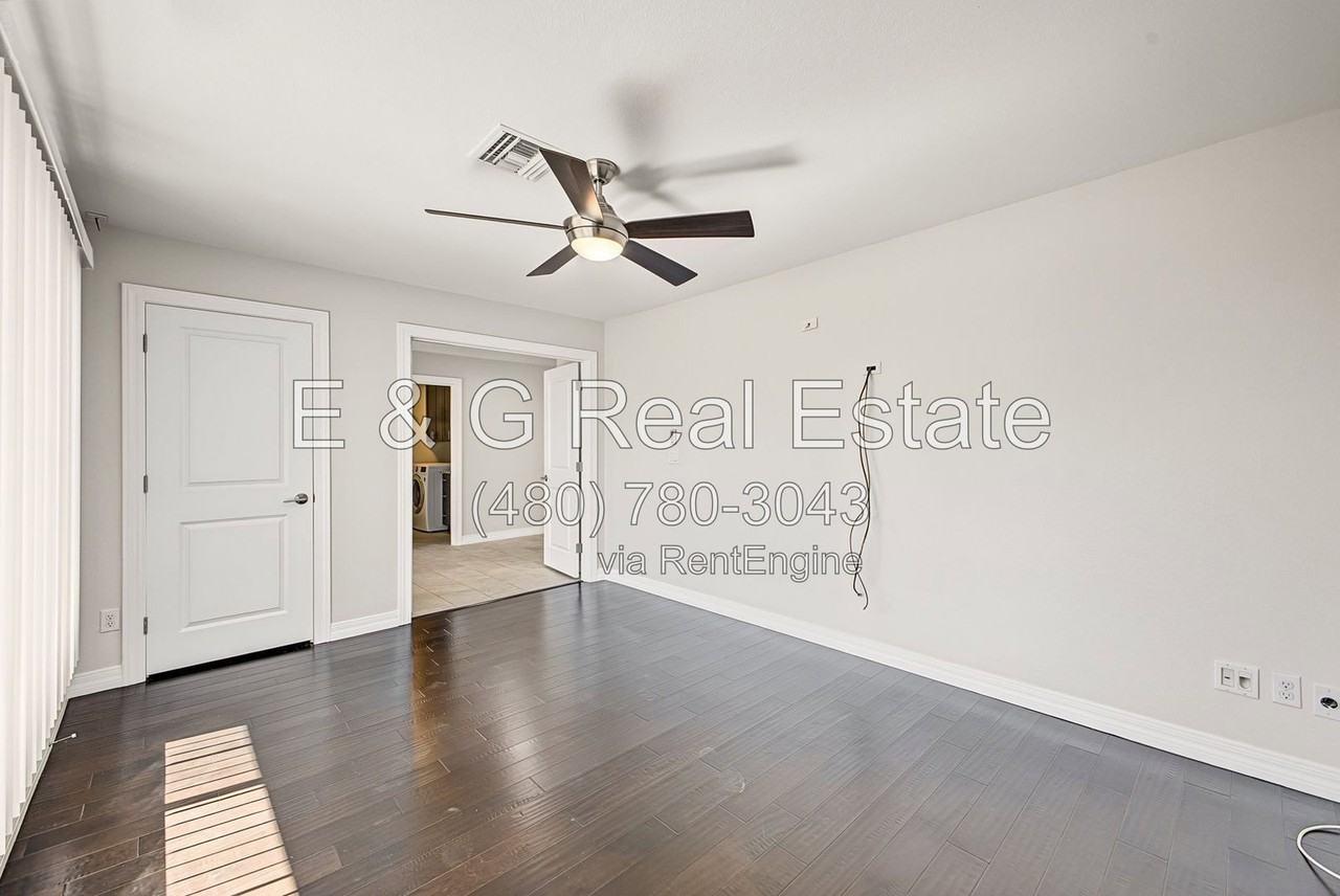 8714 E Clarendon Ave - Photo 7 of 35