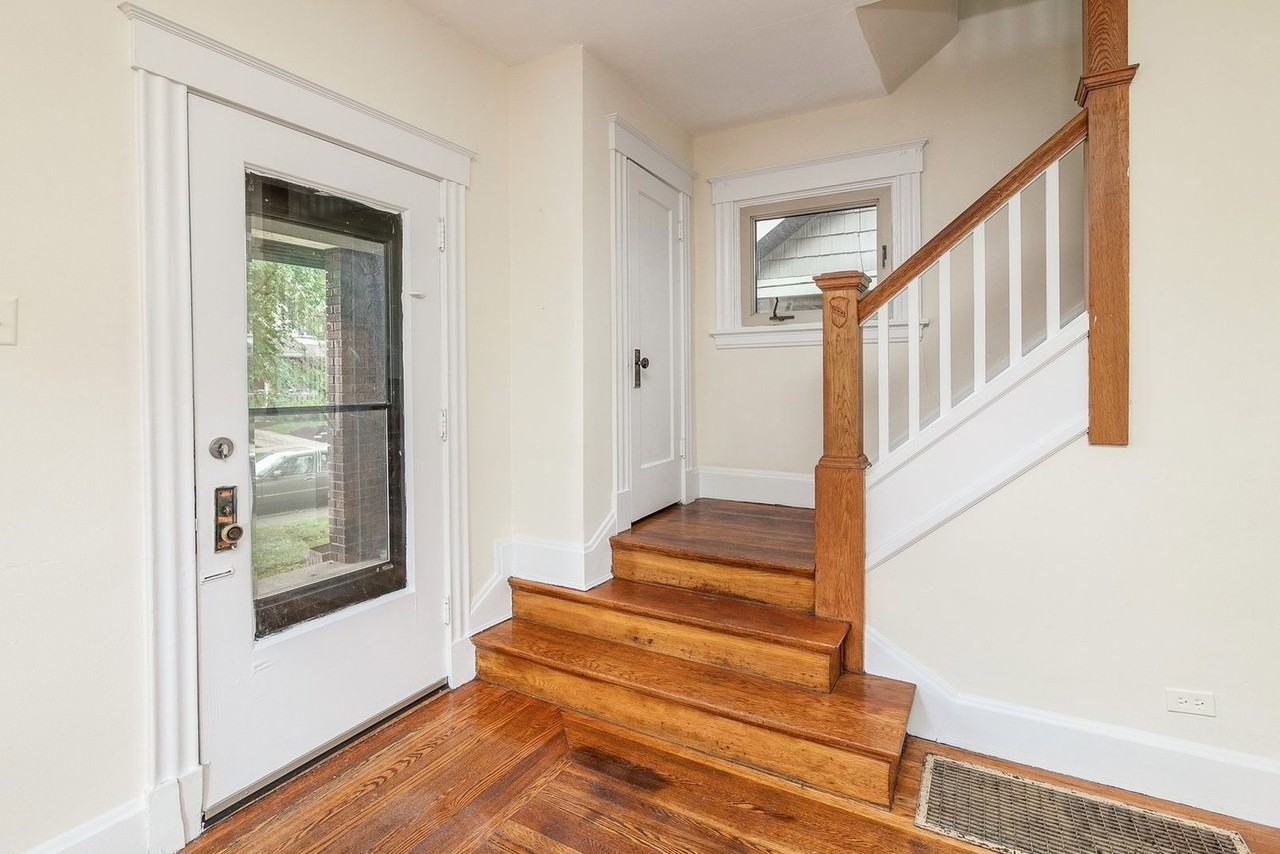 2322 Fairview Ave - Photo 2 of 21