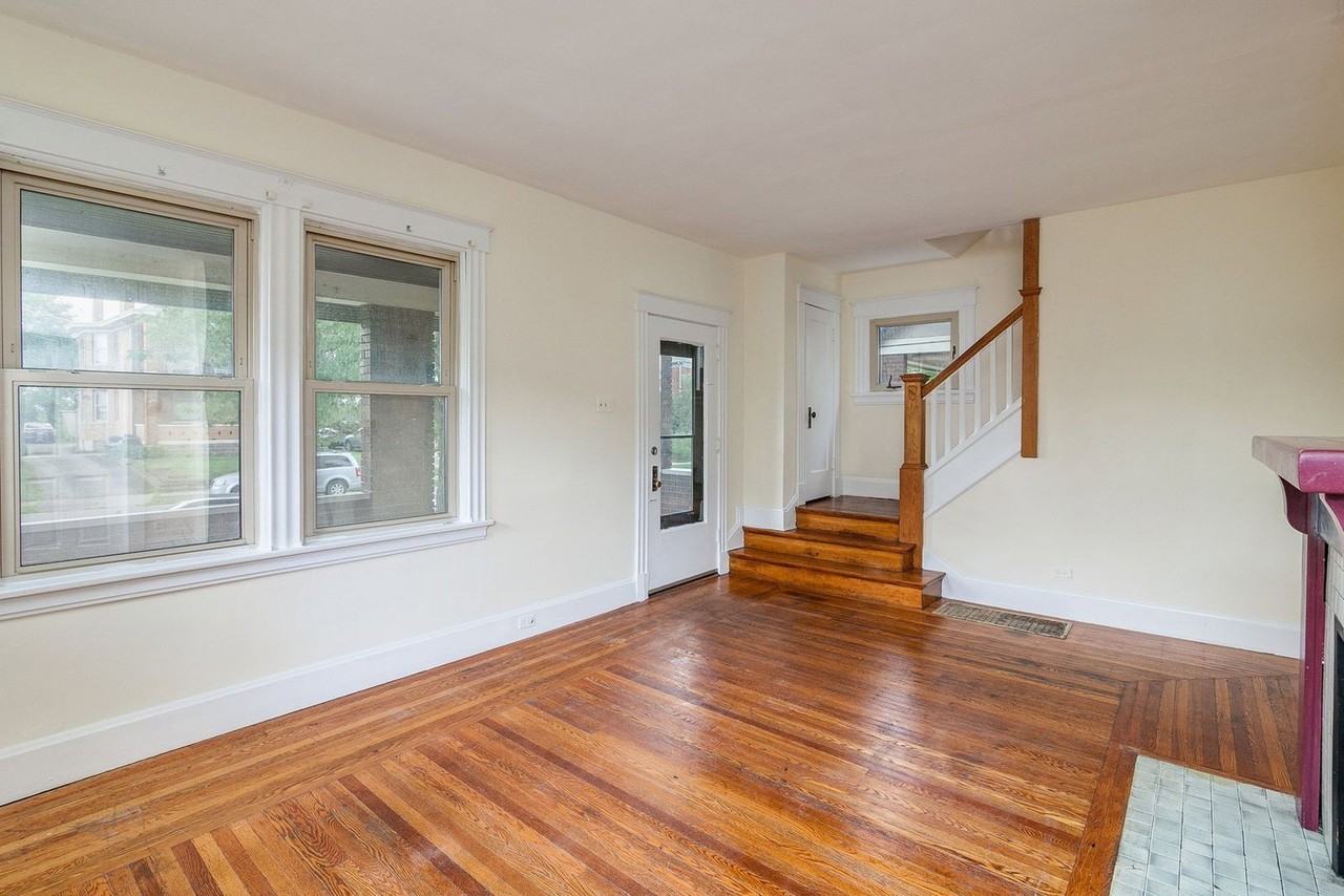 2322 Fairview Ave - Photo 3 of 21