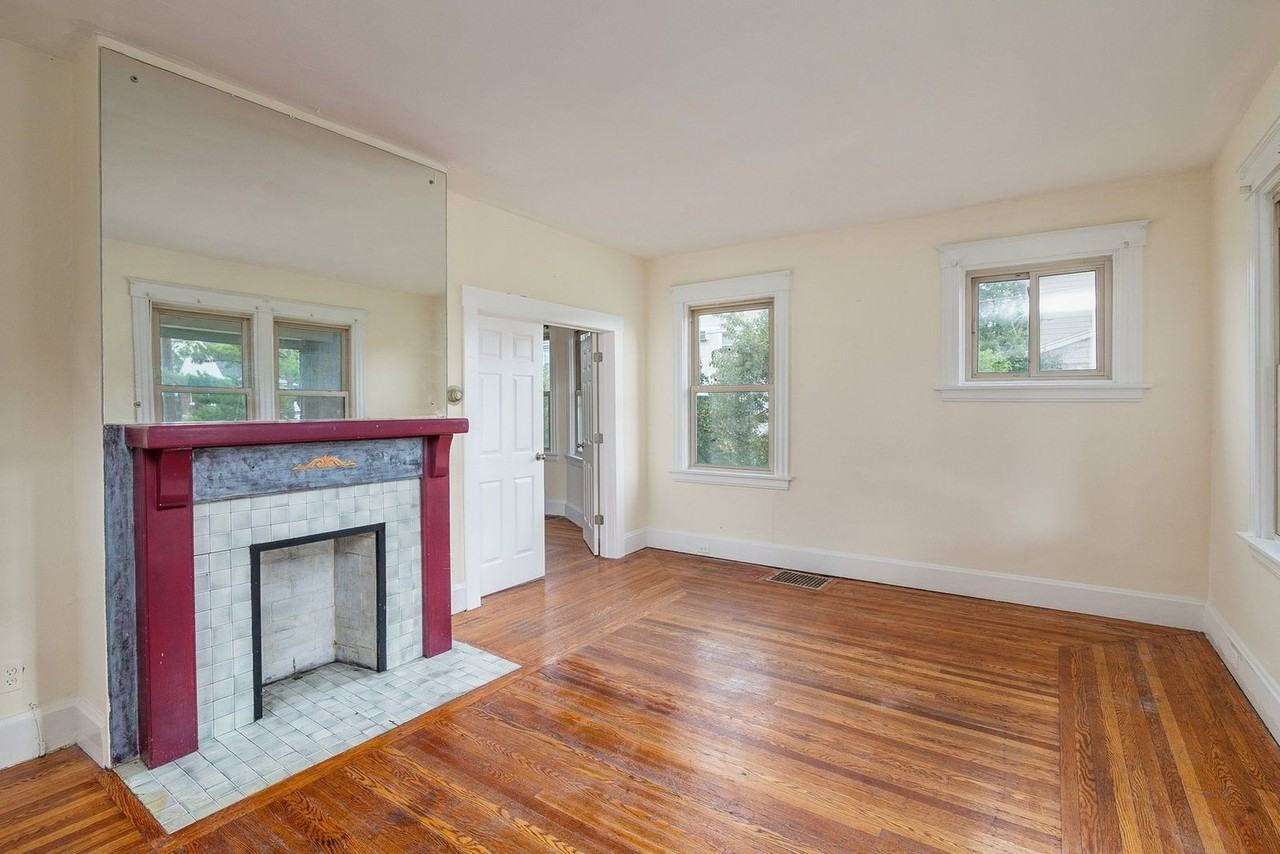 2322 Fairview Ave - Photo 4 of 21