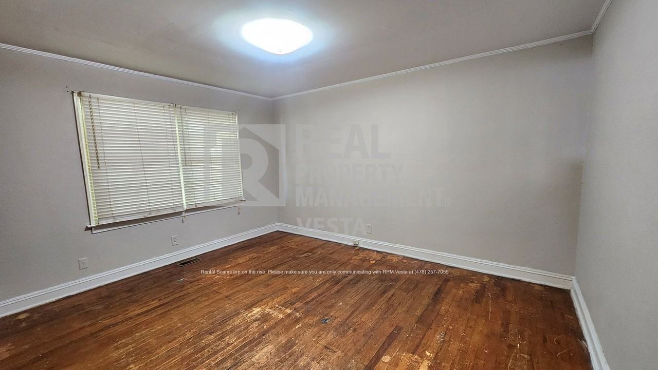 1420 Oakland Ave - Photo 6 of 14