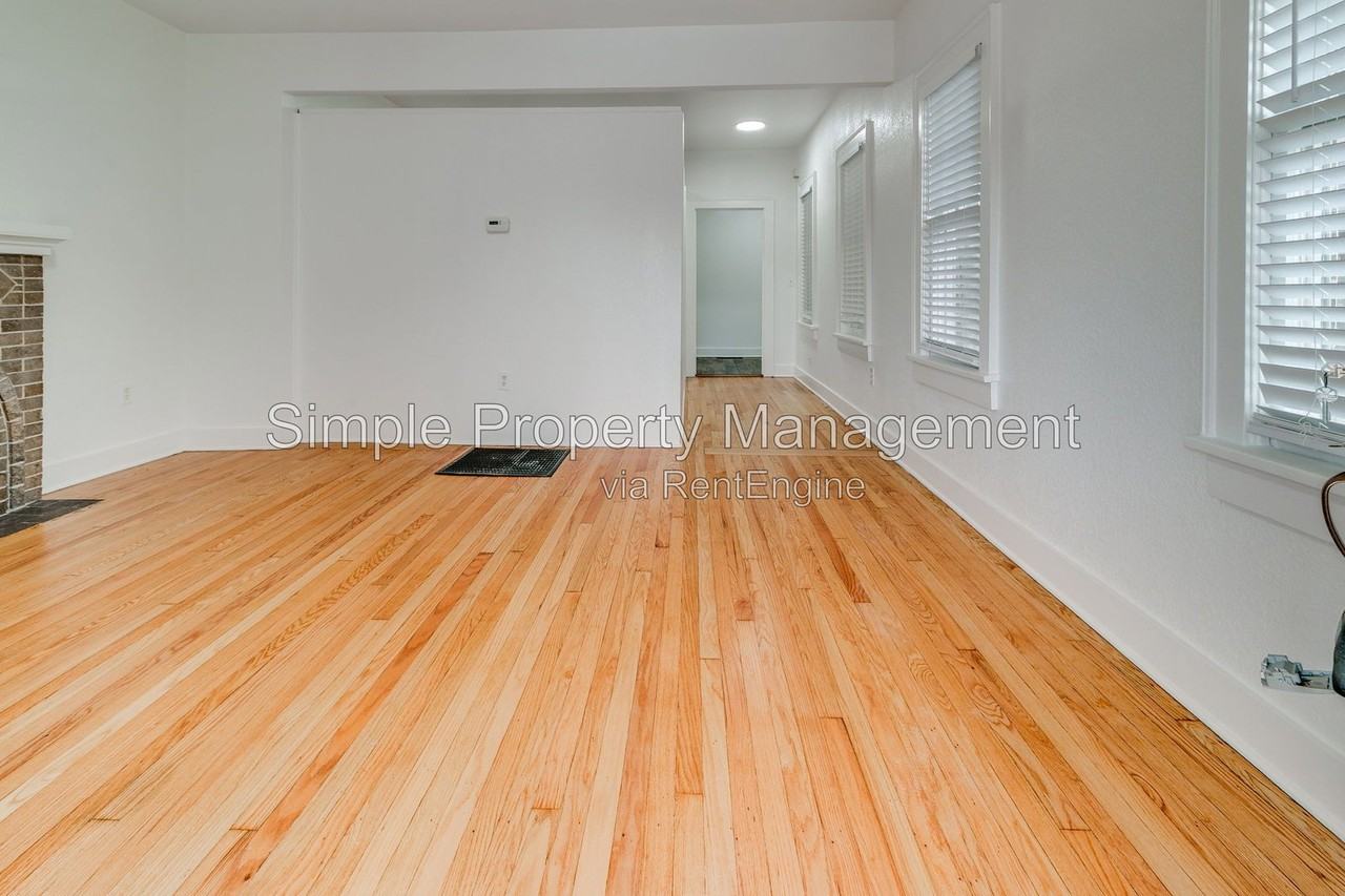 2220 Nw 22nd St #1 - Photo 3 of 21