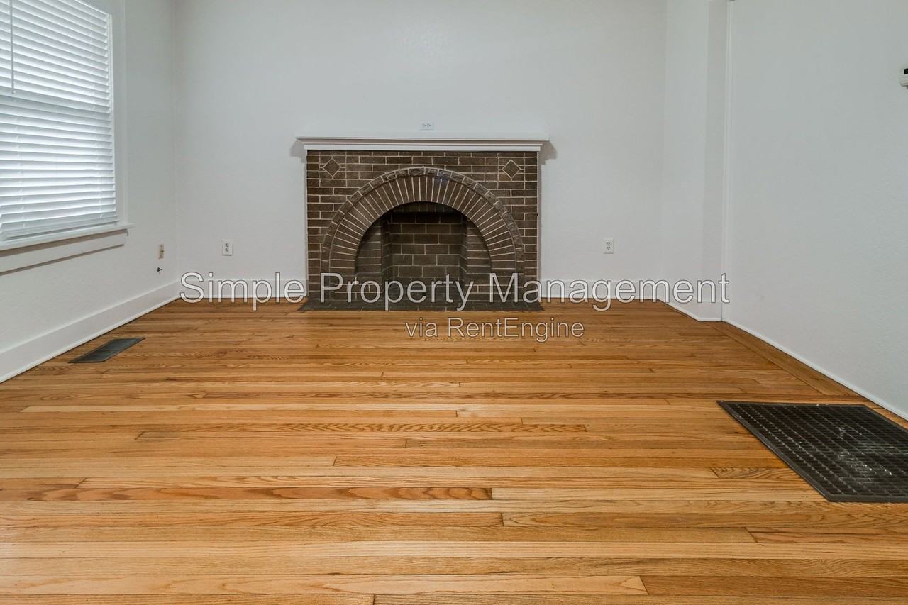 2220 Nw 22nd St #1 - Photo 4 of 21