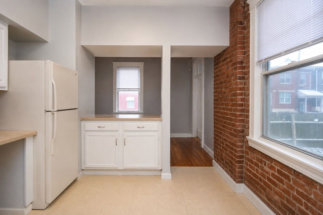 2369 Flora St - Photo 5 of 39