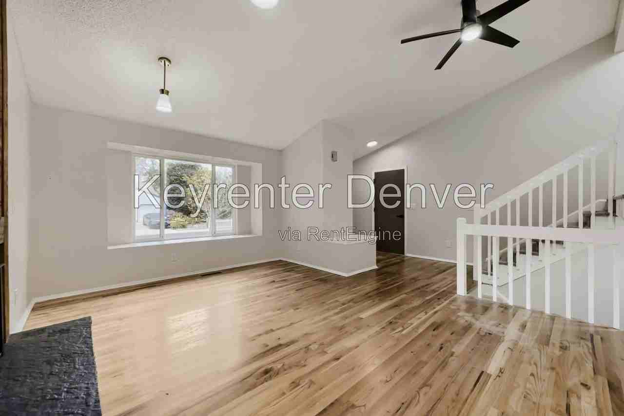 7483 Benton St - Photo 5 of 23