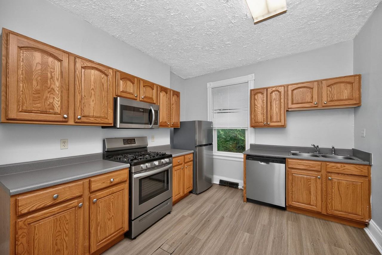 2544 Vestry Ave - Photo 2 of 29