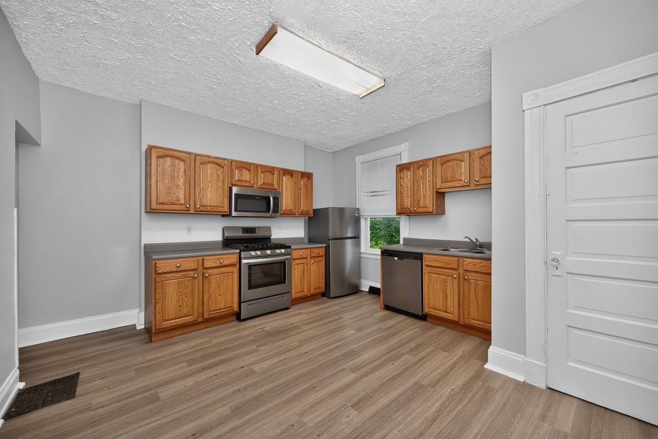 2544 Vestry Ave - Photo 4 of 29