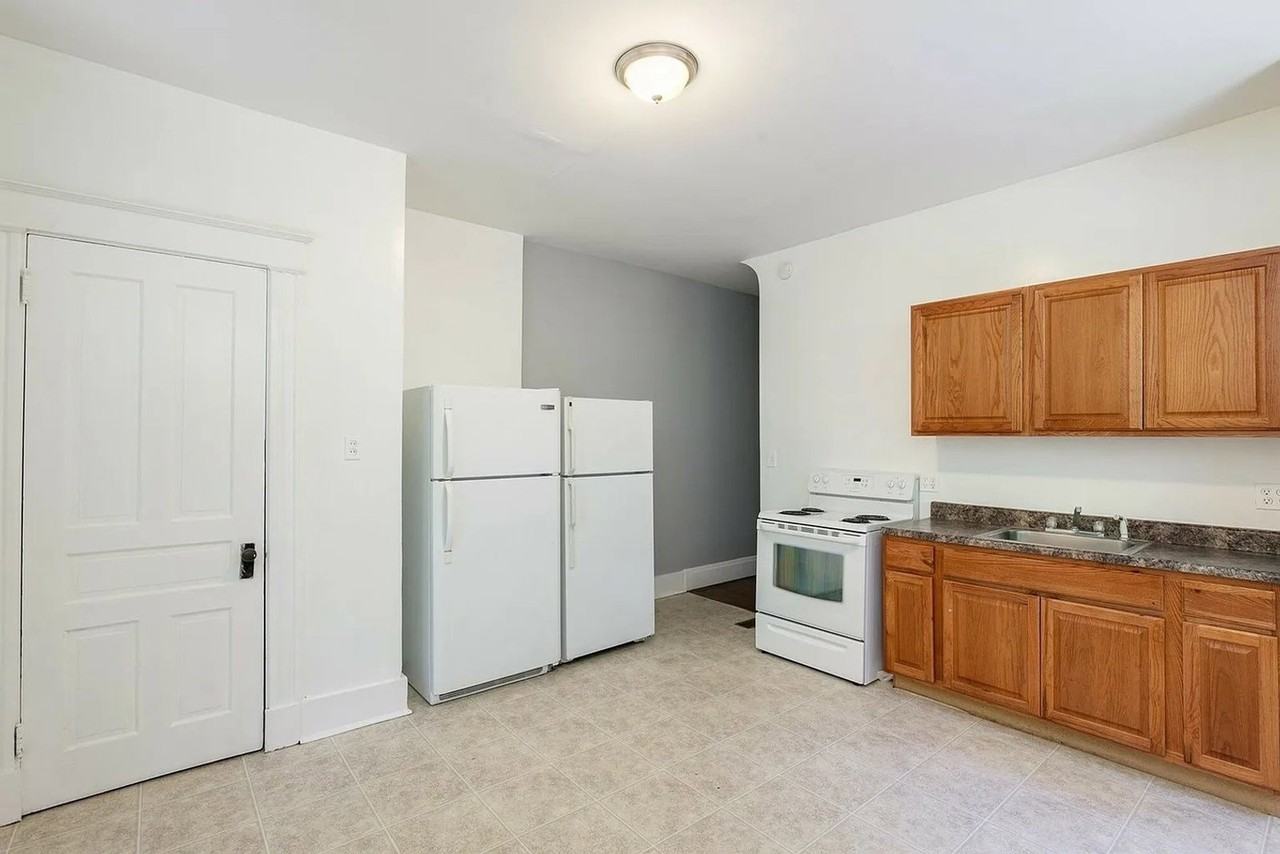 2323 Flora St - Photo 5 of 6