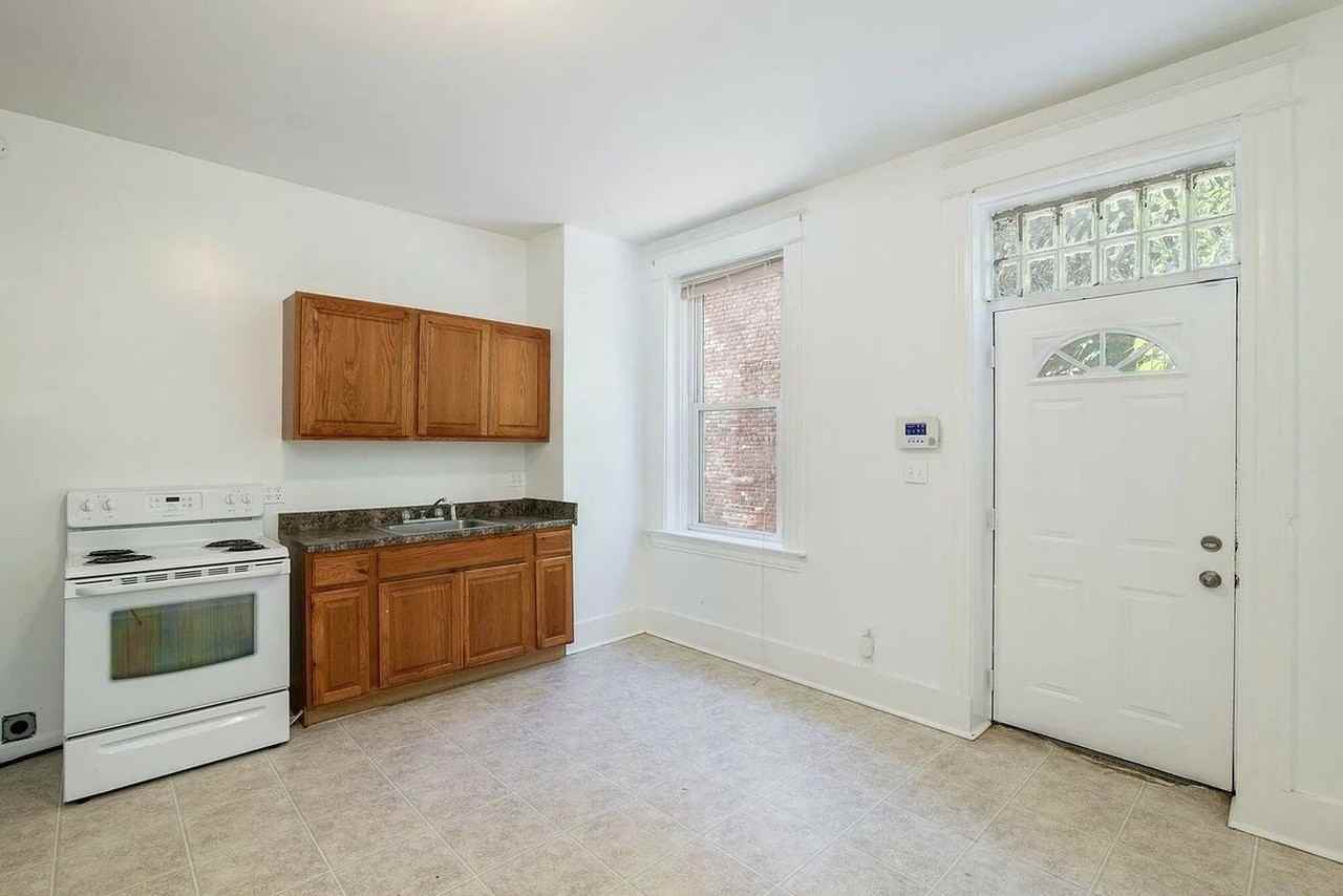 2323 Flora St - Photo 6 of 6