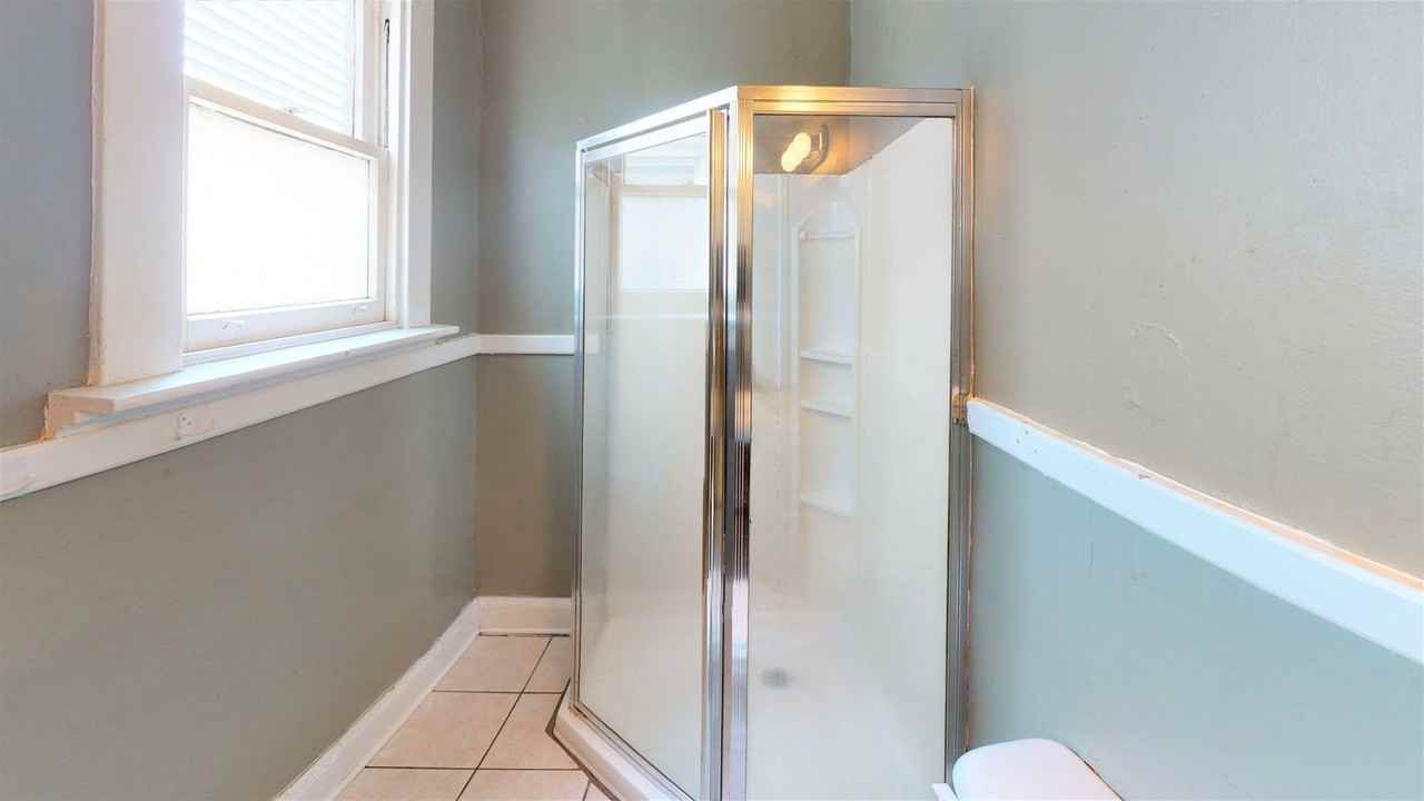 168 Warner St - Photo 6 of 13