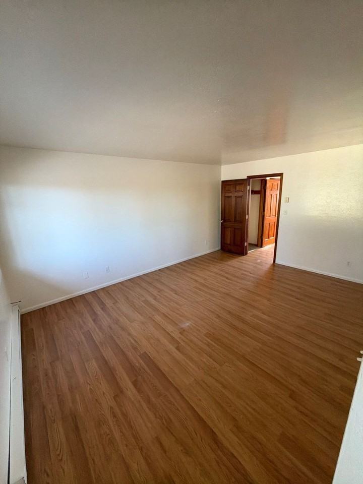 280 Se Orchard Ave #10 - Photo 3 of 12